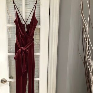 Express sleeveless jumpsuit size 4